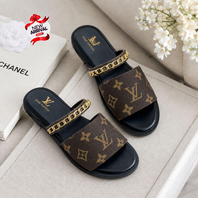 Luxury Monogram Designer Slipper with Chain Detail – Premium Edition