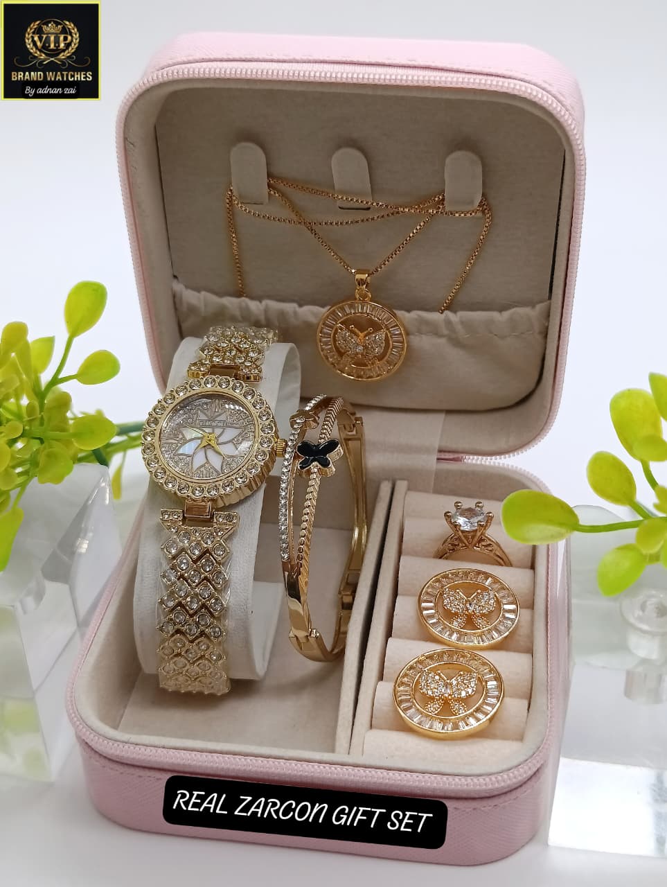 GUCCI GIRLS DIAMOND STONES JEWELRY WATCH ⌚