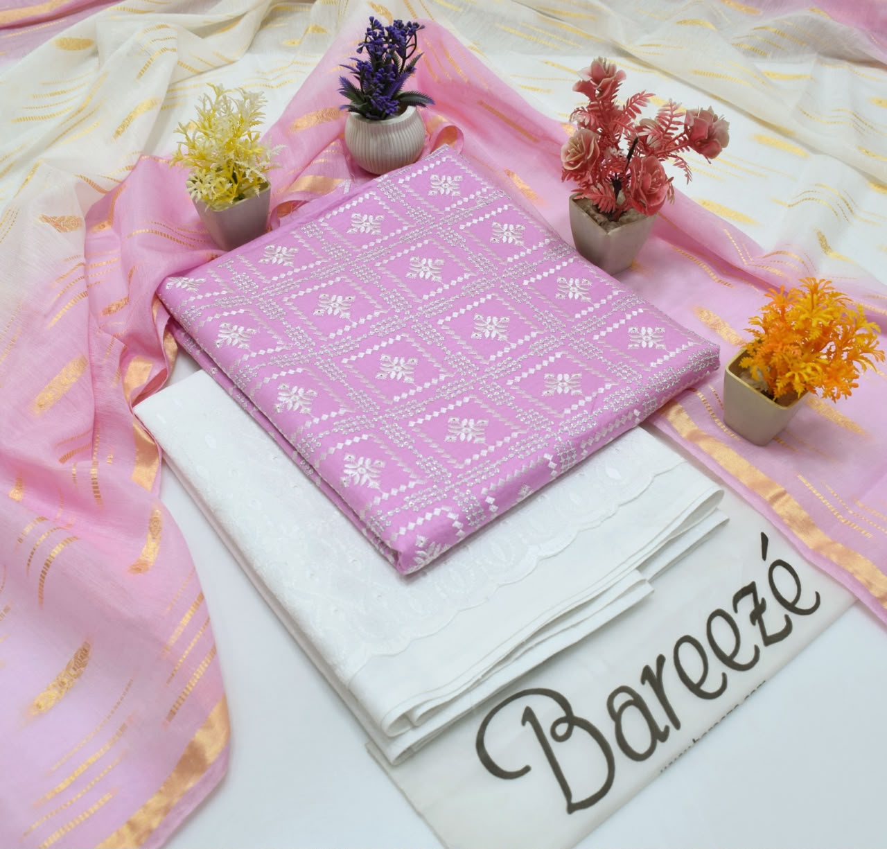 (BAREEZE LAWN)
